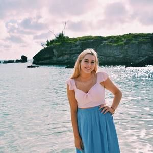 Meet your Posher, Abbie